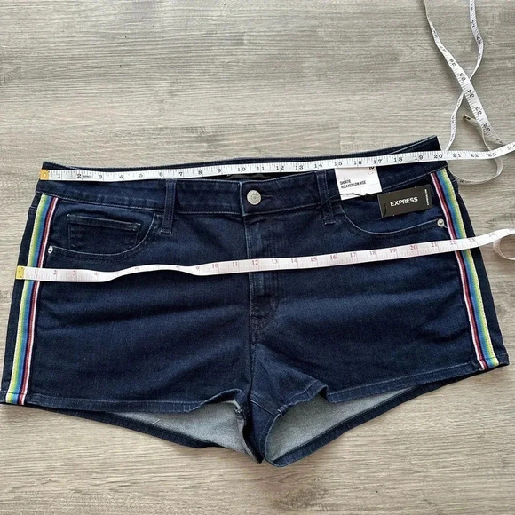 Express shorts size 16 low rise - Picture 3 of 4
